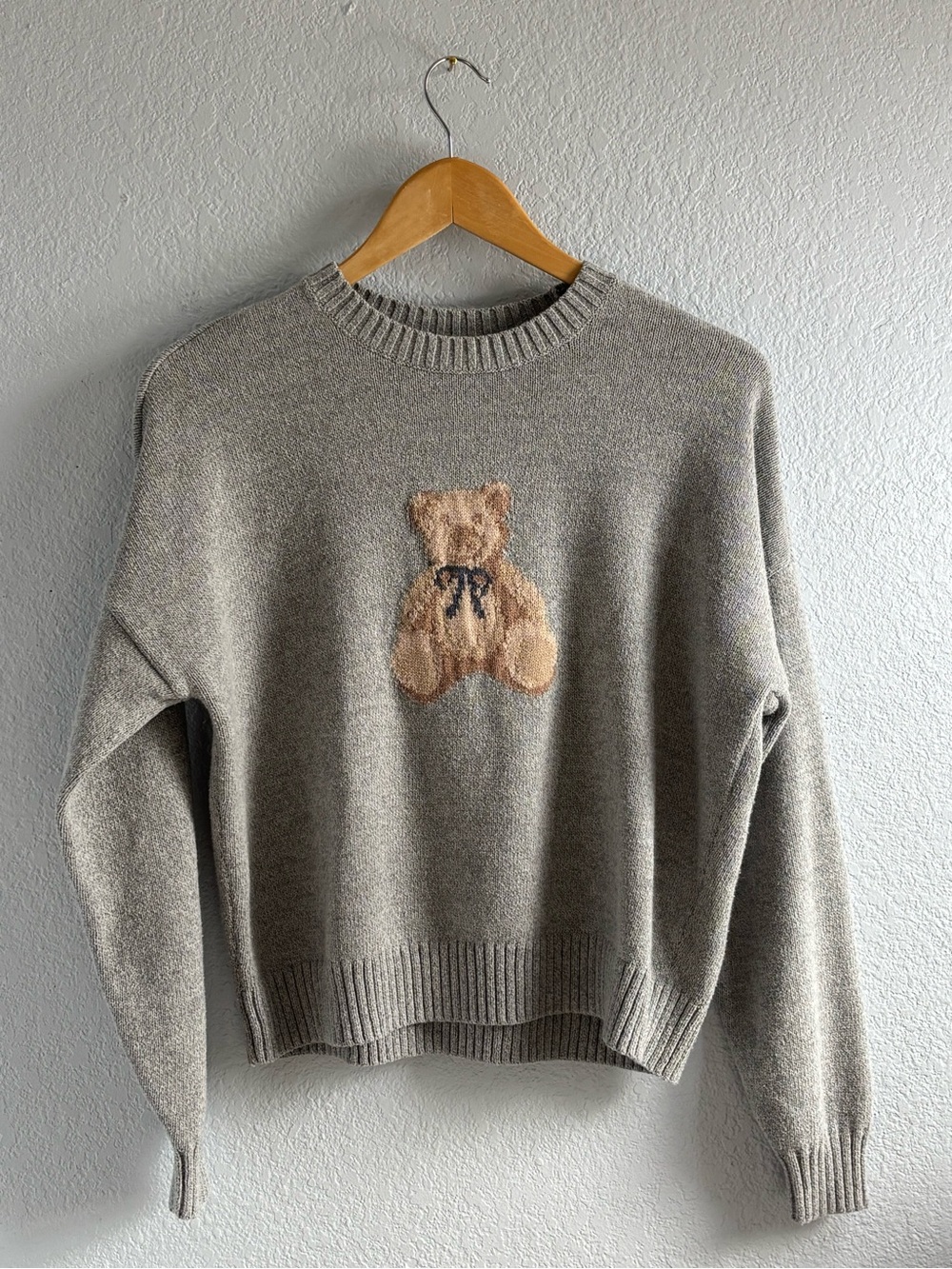 Hollister Gray Crewneck Sweater with Teddy Bear Motif - Size XSmall